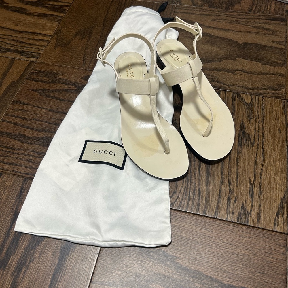 Gucci Off White T-strap Sandals